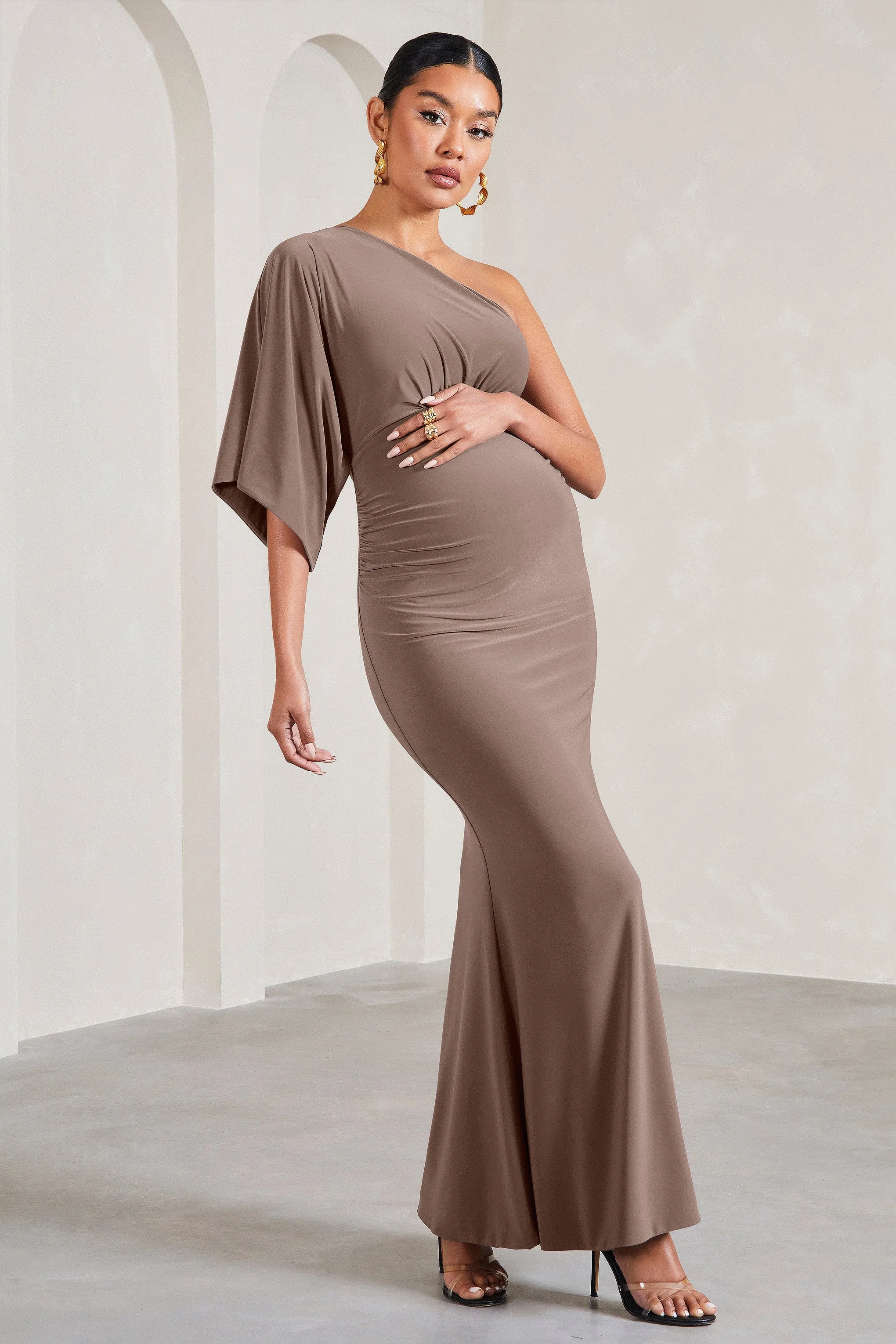 Wisdom | Robe longue moka asymétrique à une épaule et froncée